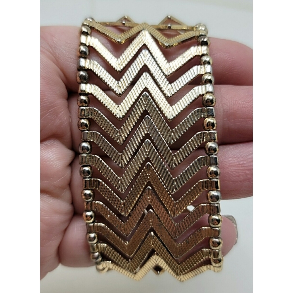 Vintage Gold Toned Chevron Stretch Bracelet